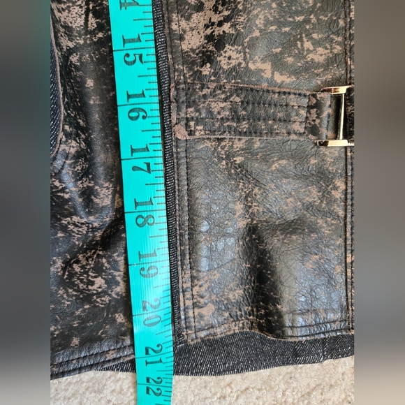 H&D Classic Leather Collection Speckled Leather and Denim Jacket. Size Large - Picture 16 of 16